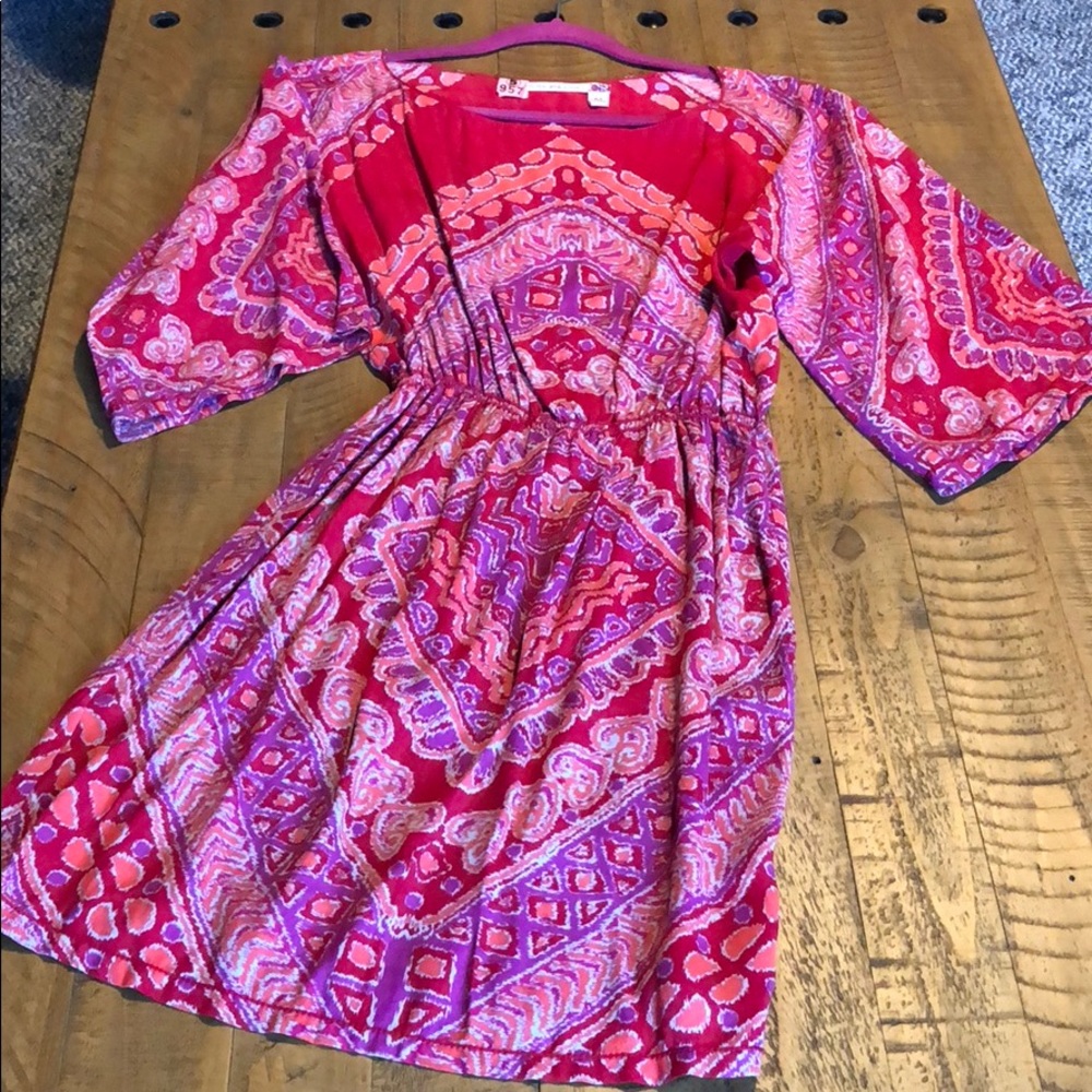 Cute flowy sleeve dress